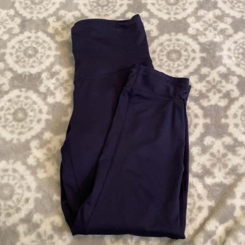 Navy blue yoga pants